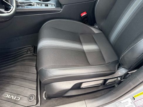 Used 2025 Honda Civic Sport image 19