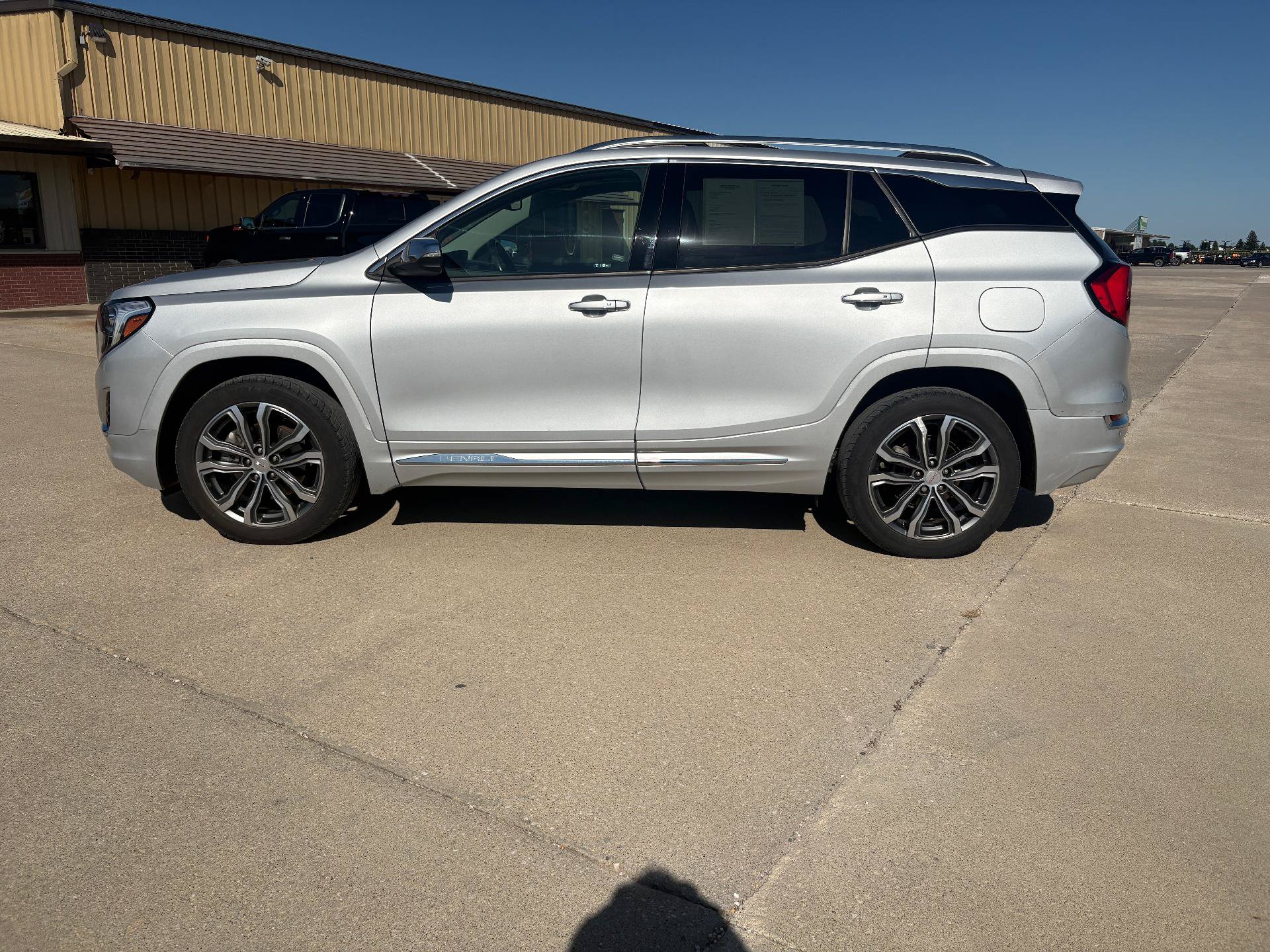 Used 2018 GMC Terrain Denali w/ Comfort Package AWD/4WD image 3