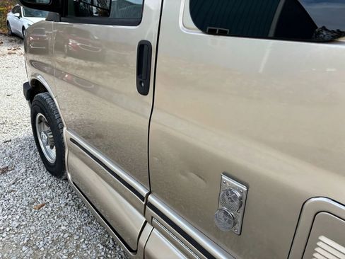 Used 2012 Chevrolet Express 2500 w/ Power Package image 18