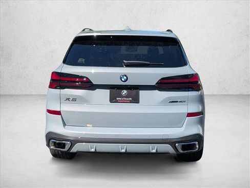 New 2026 BMW X5 xDrive40i w/ M Sport Package AWD/4WD image 5