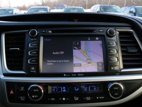 Used 2016 Toyota Highlander Limited image 23