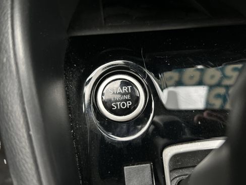 Used 2025 Nissan Versa SV FWD image 22