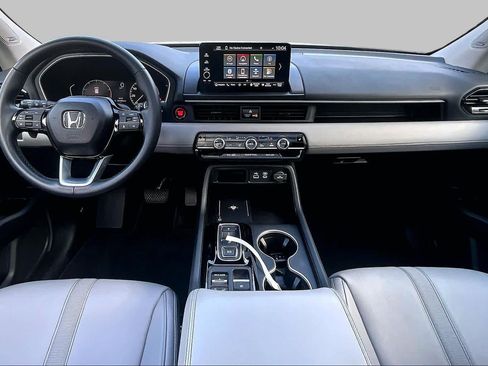 Used 2025 Honda Pilot Touring image 16