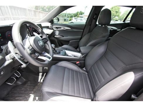 Used 2024 Alfa Romeo Tonale Veloce AWD/4WD image 15