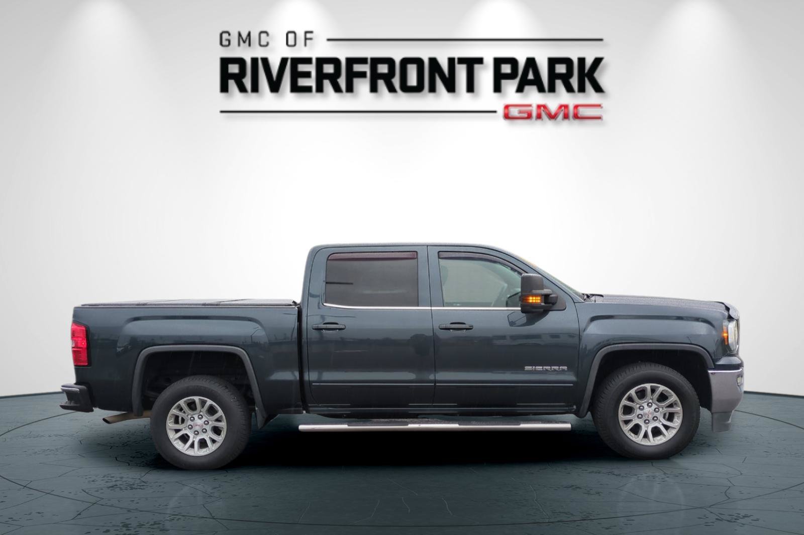 Used 2017 GMC Sierra 1500 SLE w/ SLE Value Package RWD image 2