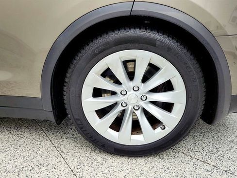 Used 2016 Tesla Model X 90D image 9