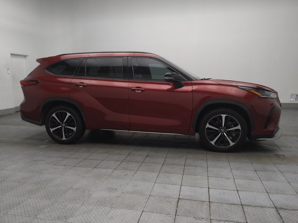 Used 2021 Toyota Highlander XSE FWD image 11