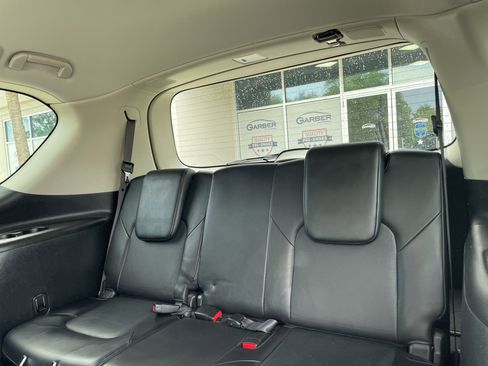 Used 2020 Nissan Armada SL image 27