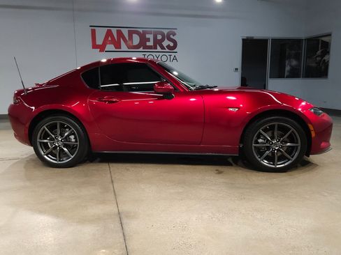 Used 2019 MAZDA MX-5 Miata RF Grand Touring RWD image 8