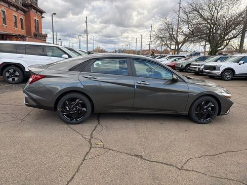 New 2026 Hyundai Elantra Sport image 8