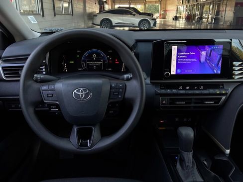 Used 2026 Toyota Camry LE FWD image 14