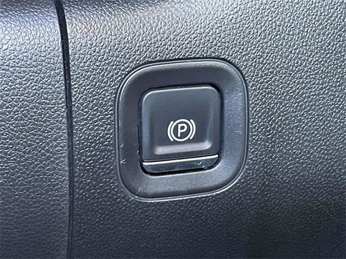 Used 2020 Chevrolet Silverado 1500 Custom w/ Custom Value Package image 31