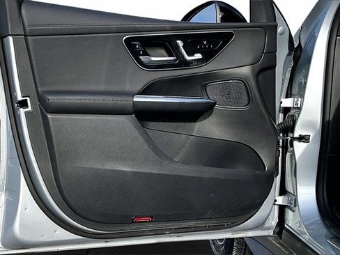 Certified 2025 Mercedes-Benz GLC 300 4MATIC image 23