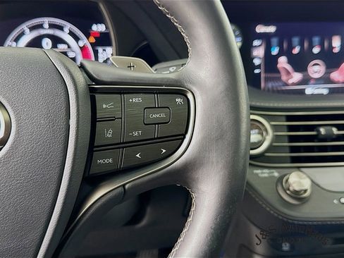 Used 2019 Lexus LS 500 w/ Accessory Package (Z2) image 14