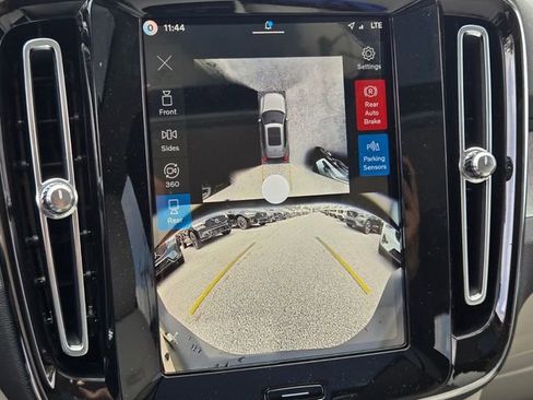 New 2026 Volvo XC40 B5 Plus w/ Protection Package Premier AWD/4WD image 25