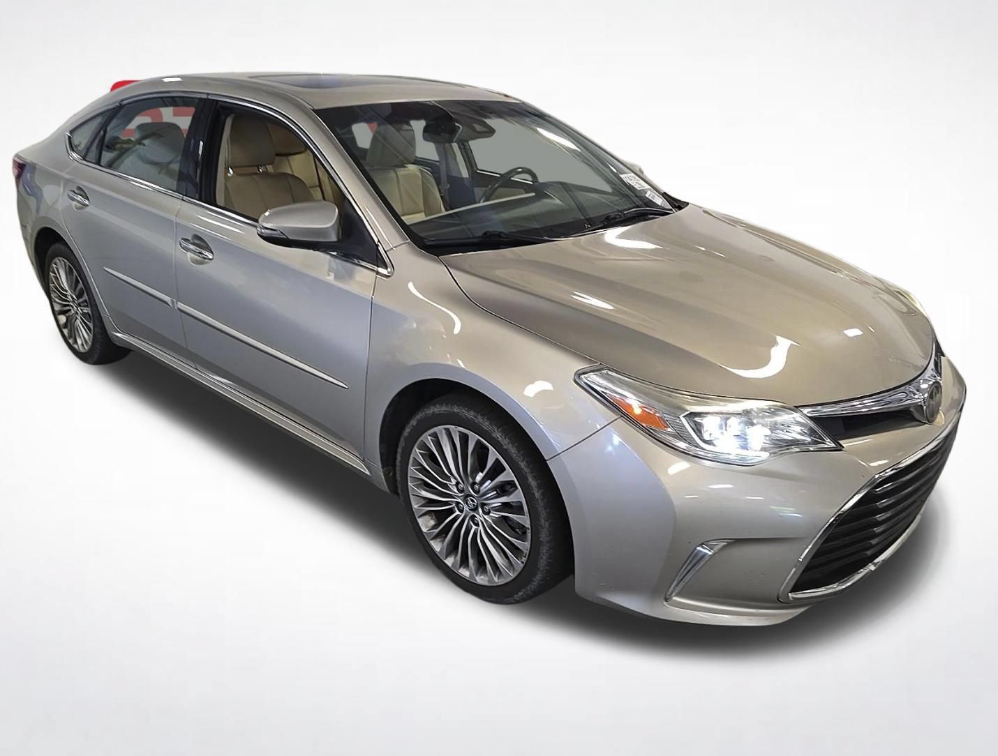 Used 2016 Toyota Avalon Limited w/ Toyota Safety Sense Package FWD image 5