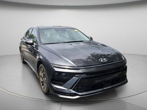 Used 2024 Hyundai Sonata SEL FWD image 4