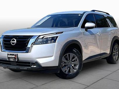 Certified 2024 Nissan Pathfinder SV