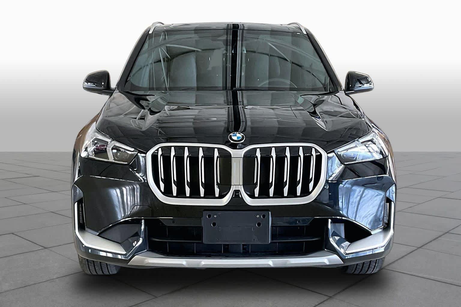 Used 2025 BMW X1 xDrive28i AWD/4WD image 3