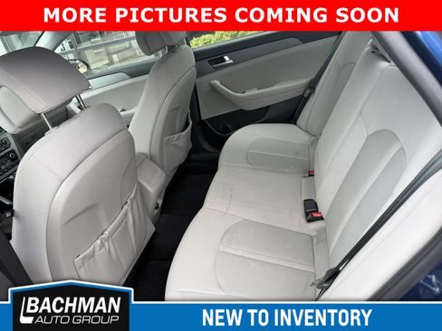 Used 2017 Hyundai Sonata SE w/ Cargo Package FWD image 5