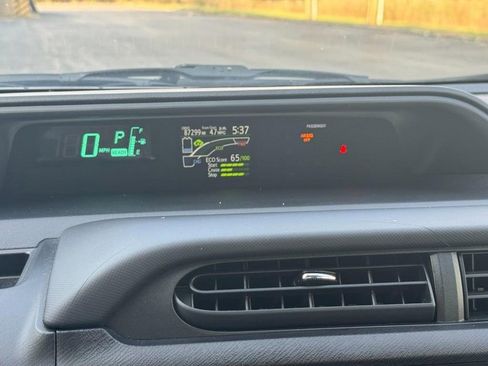 Used 2013 Toyota Prius C Four image 21