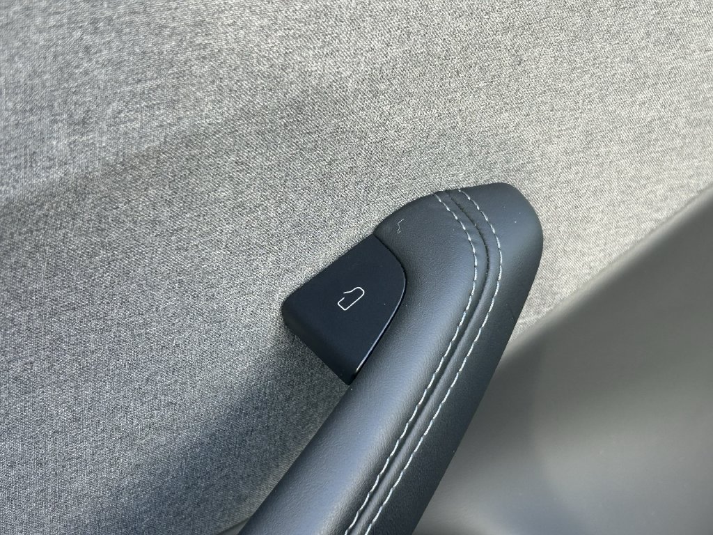 Used 2025 Tesla Model 3 Long Range RWD image 23