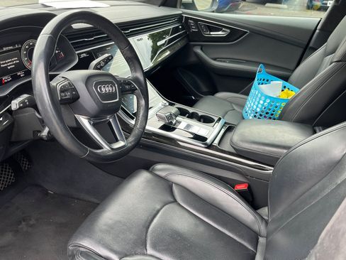 Used 2022 Audi Q8 Prestige image 3