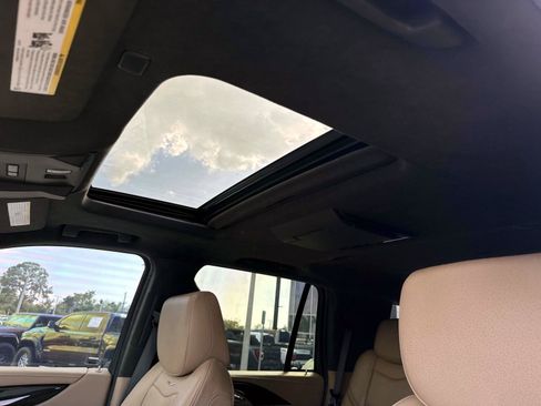 Used 2019 Cadillac Escalade Platinum RWD image 24