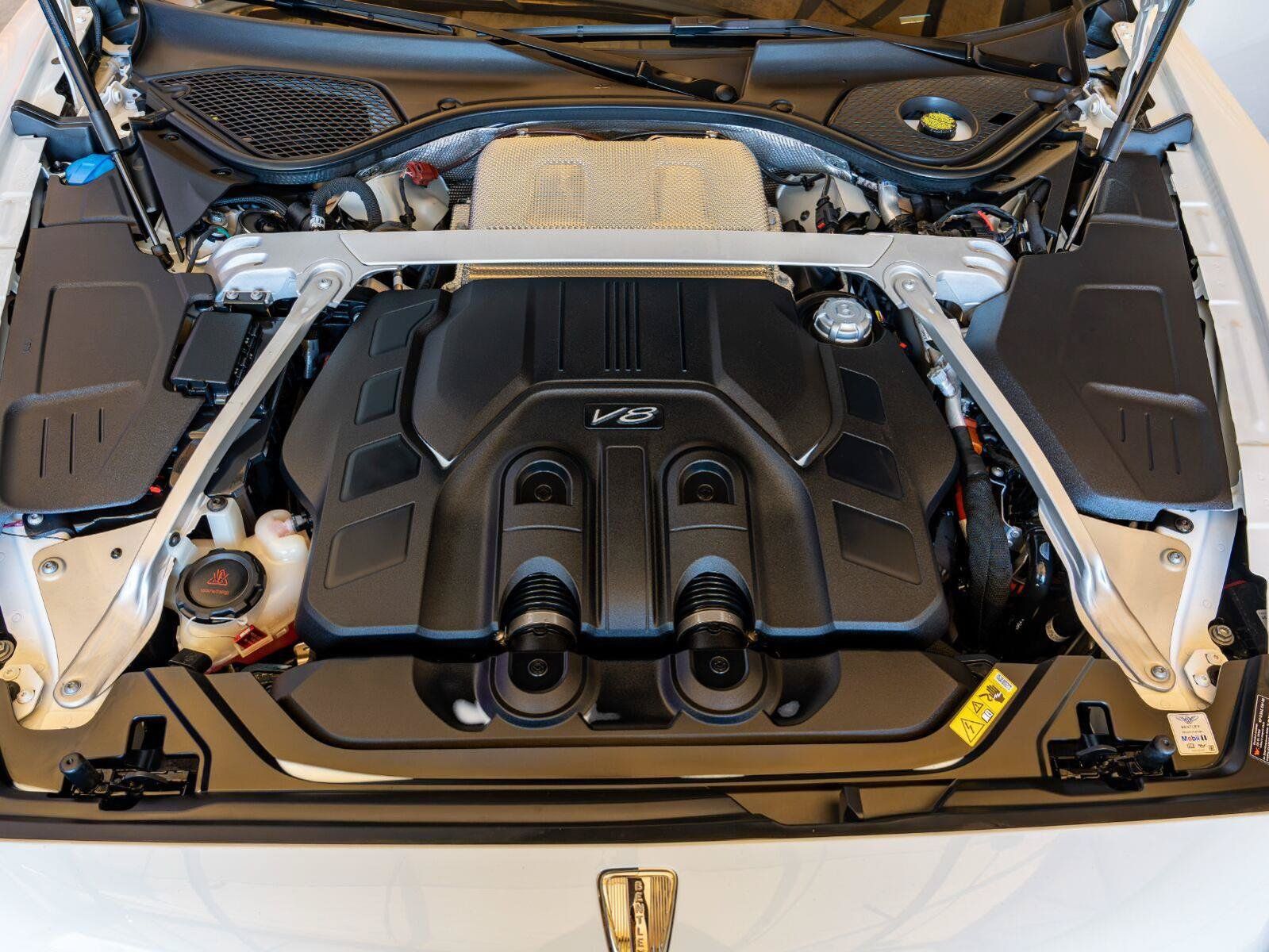 Used 2025 Bentley Flying Spur Plug-In Hybrid AWD/4WD image 31