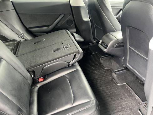 Used 2021 Tesla Model Y Long Range image 21