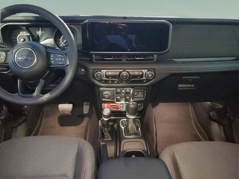 Used 2025 Jeep Wrangler Unlimited Rubicon w/ Technology Group image 9