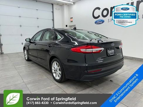 Certified 2019 Ford Fusion SE image 3