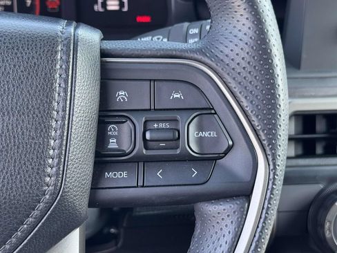 Used 2025 Toyota 4Runner SR5 AWD/4WD image 22