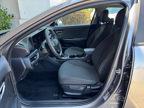 Used 2025 Kia K4 FWD image 27