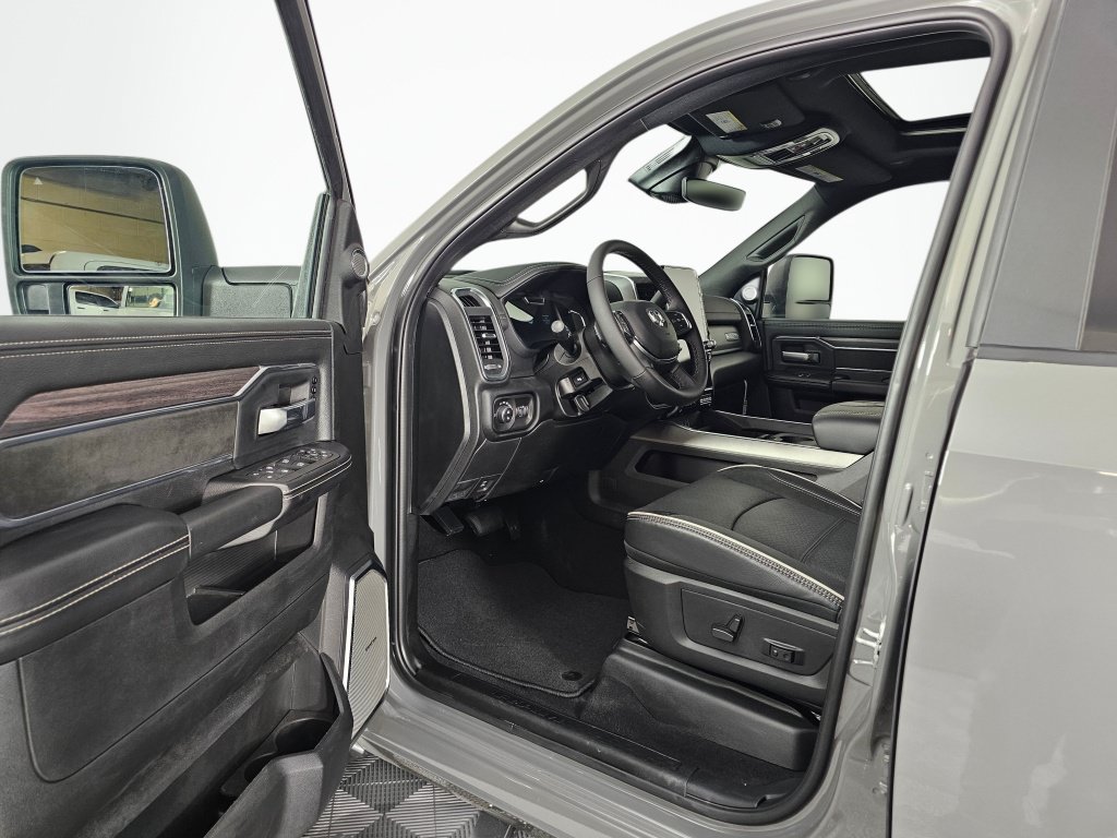 New 2026 RAM 2500 Laramie AWD/4WD image 23