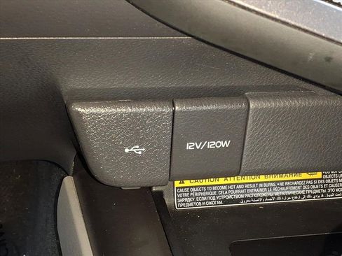 Used 2021 Toyota Camry XLE image 29