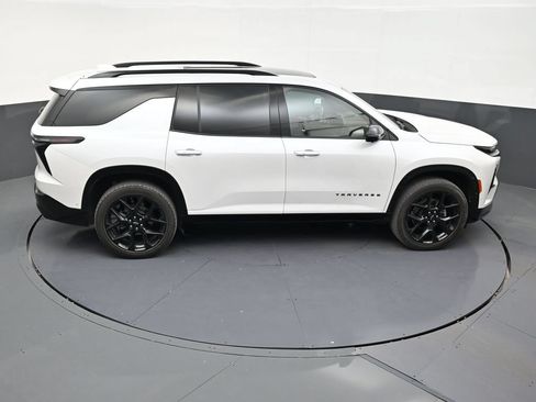 Used 2024 Chevrolet Traverse RS FWD image 17