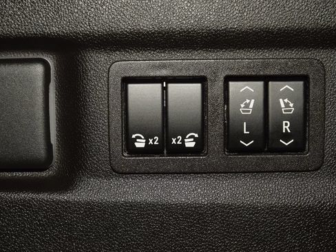 Used 2024 GMC Yukon XL Denali AWD/4WD image 27