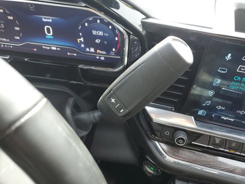 Used 2025 Chevrolet Silverado 2500 LTZ w/ LTZ Plus Package image 24