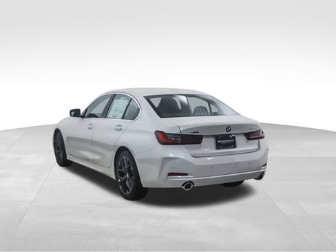 Used 2025 BMW 330i xDrive Sedan w/ Convenience Package image 4