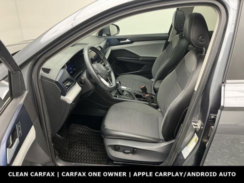 Used 2022 Volkswagen Taos SE image 3