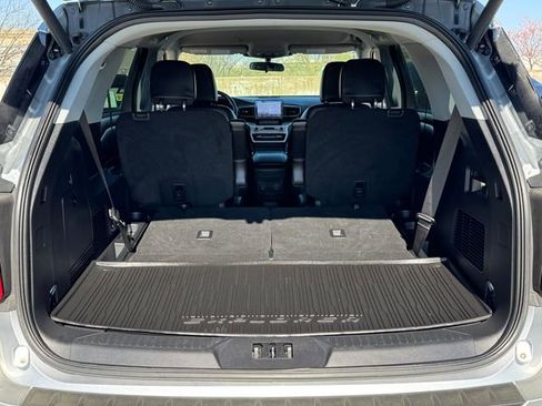 Used 2023 Ford Explorer XLT w/ Equipment Group 202A image 19