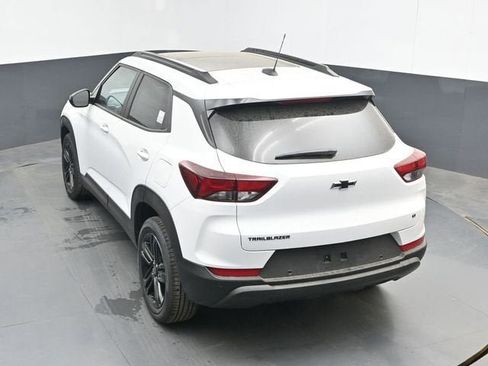New 2026 Chevrolet TrailBlazer LT w/ Midnight Edition FWD image 36