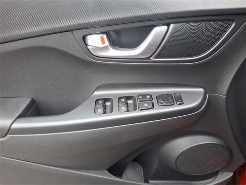 Used 2022 Hyundai Kona SEL w/ Convenience Package image 12