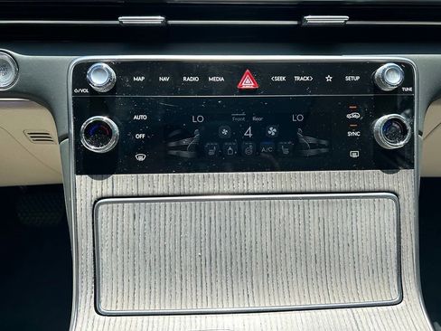 Certified 2026 Genesis GV80 2.5T Select AWD/4WD image 15
