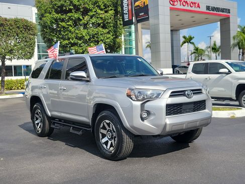 Used 2022 Toyota 4Runner TRD Off-Road Premium image 2