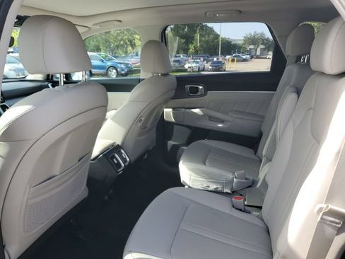 Certified 2023 Kia Sorento SX FWD image 10