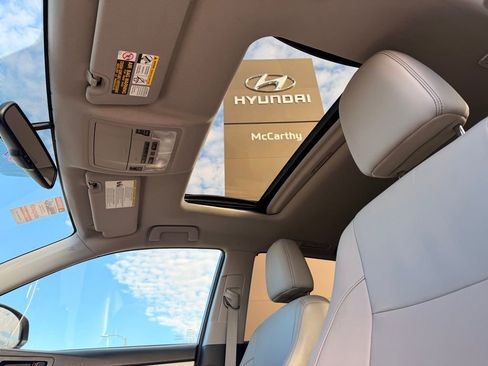 Used 2014 Toyota Highlander XLE image 2