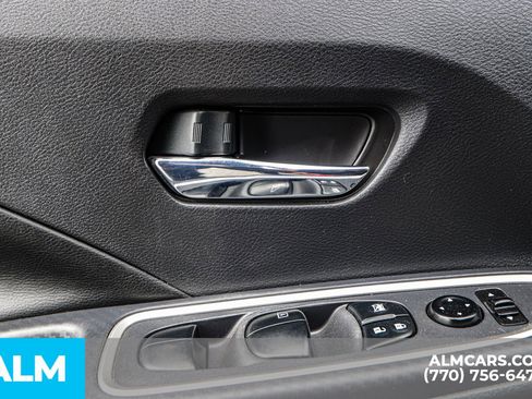 Used 2020 Nissan Versa SR w/ Convenience Package image 54