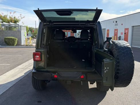 Used 2020 Jeep Wrangler Unlimited Sahara AWD/4WD image 12